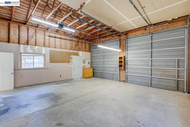 8524 Oak Harbour Ct, Fair Oaks CA: https://media.crmls.org/mediaz/9fb8c2b1-d7de-42da-9492-b8f2d9585c46.jpg