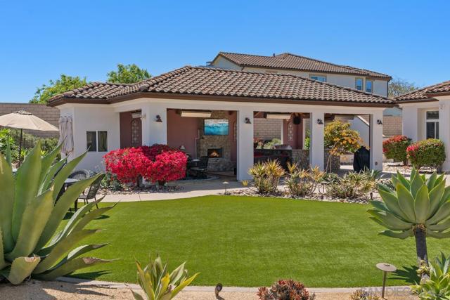 15674 Via Santa Pradera, San Diego CA: https://media.crmls.org/mediaz/9fba2122-5826-41b6-af36-674ddf4431d9.jpg
