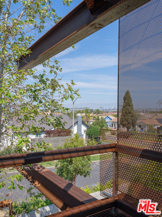 5701 7th Avenue, Los Angeles CA: https://media.crmls.org/mediaz/9fbacead-0b32-4eab-8cb1-4122cabb38a2.jpg