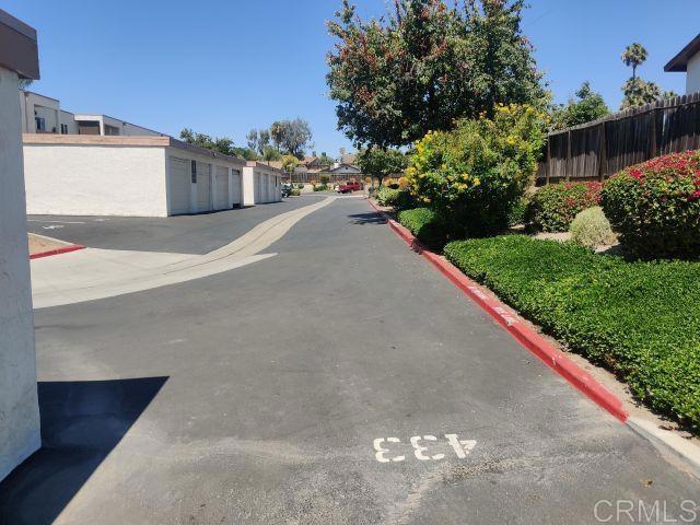 https://media.crmls.org/mediaz/9fbad49d-6c51-4b22-8bcd-857d36bf9cd7.jpg?preset=X-Large
