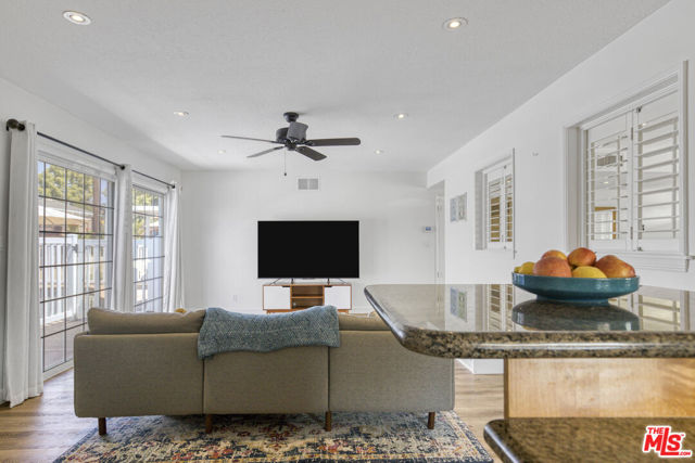 2735 Beth Place, Simi Valley CA: https://media.crmls.org/mediaz/9fbafae0-77c6-42e8-9547-4dc78662e75f.jpg