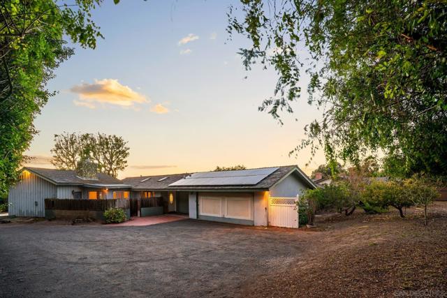 7835 La Jolla Vista Drive, La Jolla CA: https://media.crmls.org/mediaz/9fbb49e3-e5ea-4e10-b7ef-0a21691e7652.jpg