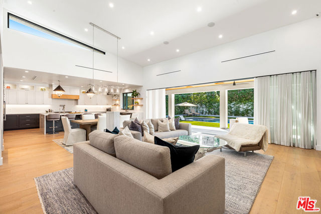 4961 Noeline Avenue, Encino CA: https://media.crmls.org/mediaz/9fbb7593-5359-4dcd-aa1d-beb3b741350b.jpg