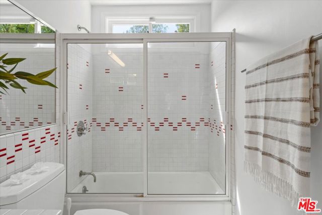 10411 Windtree Drive, Bel Air CA: https://media.crmls.org/mediaz/9fbb9d0c-25a3-4728-adc9-aa2a80271c2d.jpg