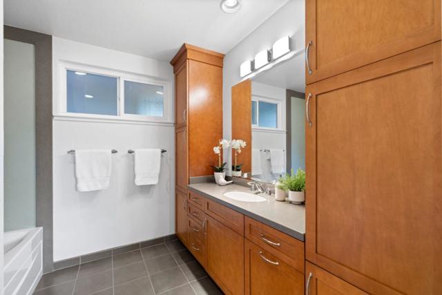 626 Harvester Drive, Foster City CA: https://media.crmls.org/mediaz/9fbbea97-cb8d-4df6-865e-75a74767fccf.jpg