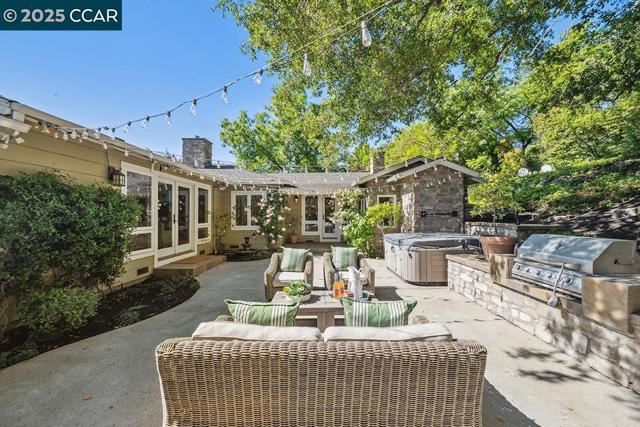 390 Castello Rd, Lafayette CA: https://media.crmls.org/mediaz/9fbbeef3-7d09-4773-944a-5bbc11251873.jpg