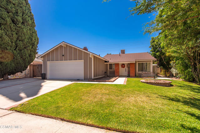 3268 Hilldale Avenue, Simi Valley CA: https://media.crmls.org/mediaz/9fbc1c42-5253-4f3e-a86d-6986d0208432.jpg