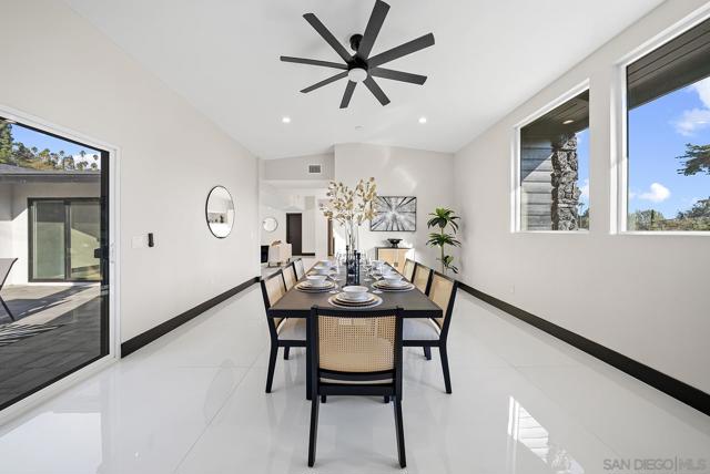 11388 Lorena Ln, El Cajon CA: https://media.crmls.org/mediaz/9fbc237c-be7e-42d7-89cc-eeab0d9f7fda.jpg