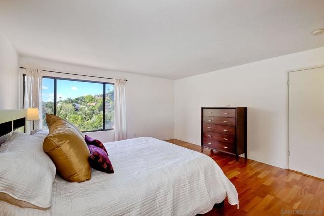 3625 Country Meadow Ln, Escondido CA: https://media.crmls.org/mediaz/9fbd6a91-4b69-4b1c-ba3f-ef74d634ebc9.jpg