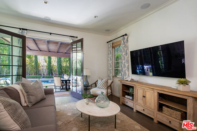 735 N Stanley Avenue, Los Angeles CA: https://media.crmls.org/mediaz/9fbde71d-43de-4943-bbb0-264576ec7b25.jpg