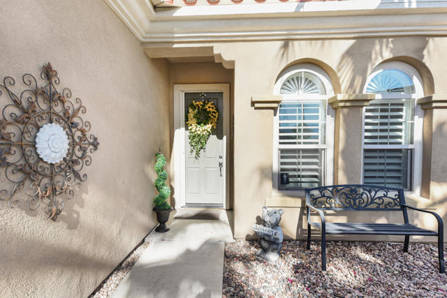 41384 Calle Los Arcos, Indio CA: https://media.crmls.org/mediaz/9fbdfa39-ee7b-4dcc-a6b2-229d06664293.jpg