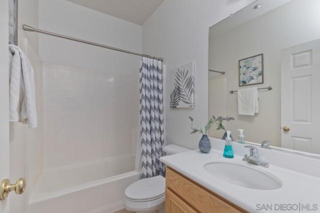 1889 Autumn Ln, Vista CA: https://media.crmls.org/mediaz/9fbe50aa-c838-41de-ac3f-d0e05feae1fa.jpg