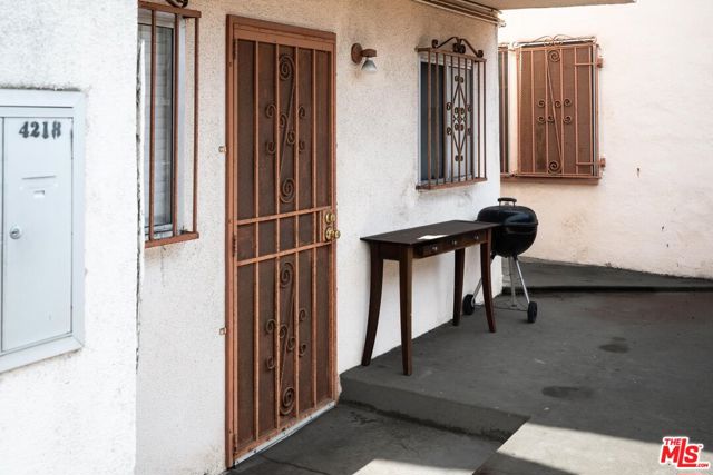 4214 W Slauson Avenue, Los Angeles CA: https://media.crmls.org/mediaz/9fbe7848-f8bc-47d0-83aa-f61bbd33a2c3.jpg