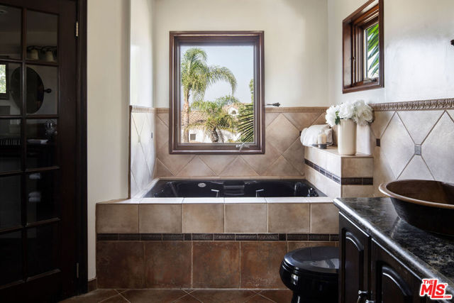 2125 Kew Drive, Los Angeles CA: https://media.crmls.org/mediaz/9fbeb476-40b0-438f-ad90-42d080da3b39.jpg