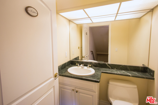 11355 MISSOURI Avenue, Los Angeles CA: https://media.crmls.org/mediaz/9fbed7a9-cf7c-4200-a330-2647fcf61ae5.jpg