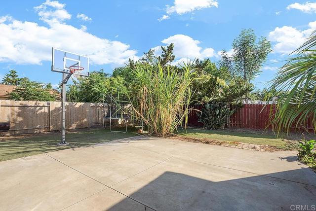 1137 S Pine Street, Escondido CA: https://media.crmls.org/mediaz/9fbf0daf-653c-438f-8ba9-4f53fe07d5be.jpg