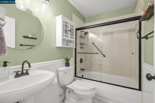 1435 Bel Air Dr, Concord CA: https://media.crmls.org/mediaz/9fbf1ce9-882d-4d2a-9ff4-45ca3ff03ebf.jpg