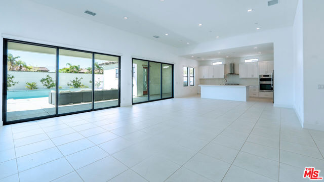 75601 Montage, Palm Desert CA: https://media.crmls.org/mediaz/9fbfd19e-bb96-47f2-a396-54a02c854068.jpg