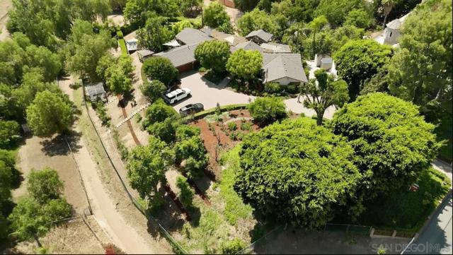 5553 Scenic View Dr, Yorba Linda CA: https://media.crmls.org/mediaz/9fc0245c-dbf4-43e9-92fd-5a8820d655e6.jpg