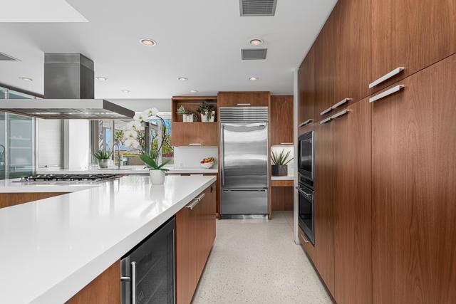 633 N Belardo Road, Palm Springs CA: https://media.crmls.org/mediaz/9fc0c032-8110-4f25-be78-a1b80a42b8b6.jpg