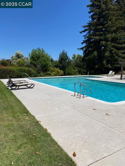 663 Abrigo Ct, San Ramon CA: https://media.crmls.org/mediaz/9fc12479-6632-4da3-a0b1-3e21314bd089.jpg