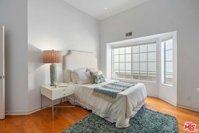 134 Roma Court, Marina del Rey CA: https://media.crmls.org/mediaz/9fc1a8d2-b104-4cd8-ae6d-0aaae18896e7.jpg