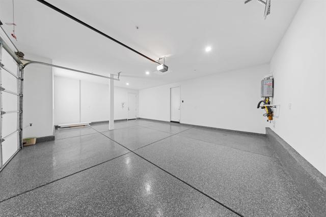 6749 Solterra Vista Pkwy, San Diego CA: https://media.crmls.org/mediaz/9fc2761b-cd10-4796-b522-4da3b5e467b3.jpg