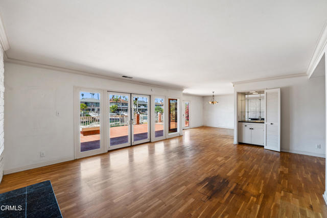 2851 Seahorse Avenue, Ventura CA: https://media.crmls.org/mediaz/9fc2c66c-655b-4bf5-8ccb-cc06dec4b476.jpg