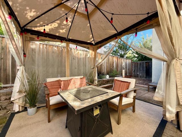 705 Otter Court, Fairfield CA: https://media.crmls.org/mediaz/9fc3142d-75fc-4e30-adf0-2509759ee559.jpg