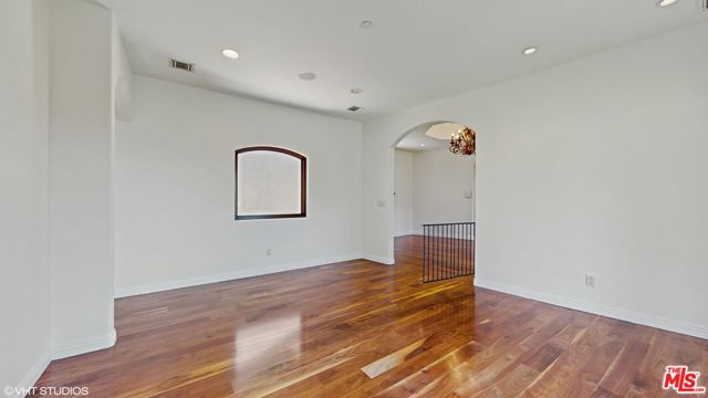 3311 Deronda Drive, Los Angeles CA: https://media.crmls.org/mediaz/9fc3d37d-e0d5-4359-b7d8-2e1a76f7b5b2.jpg