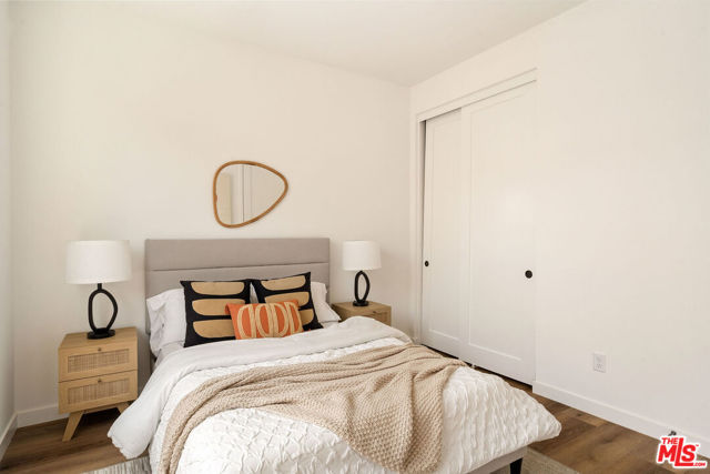 3851 N Riley Lane, Los Angeles CA: https://media.crmls.org/mediaz/9fc3efd7-bcd7-4343-b8aa-ce44f2977ecb.jpg