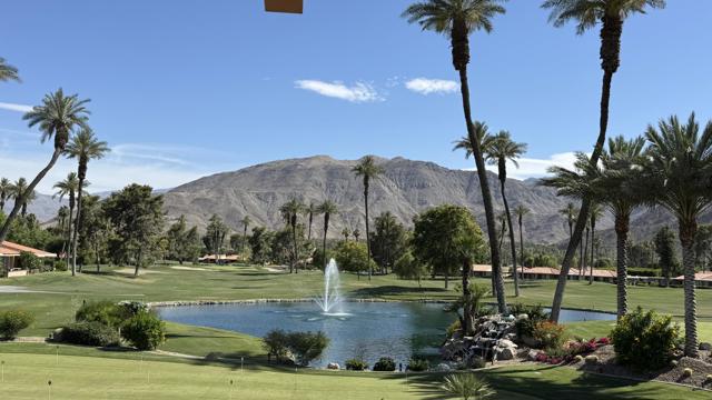 84 La Ronda Drive, Rancho Mirage CA: https://media.crmls.org/mediaz/9fc3fc72-9e5a-4782-9a78-22d0145792fe.jpg