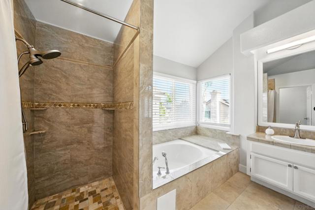12135 Via San Loreno, San Diego CA: https://media.crmls.org/mediaz/9fc4719f-10f5-4867-b7c8-a2fc31dff665.jpg
