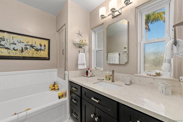 625 4th Street, Coronado CA: https://media.crmls.org/mediaz/9fc48e84-7084-4101-a46d-258cbac243ab.jpg