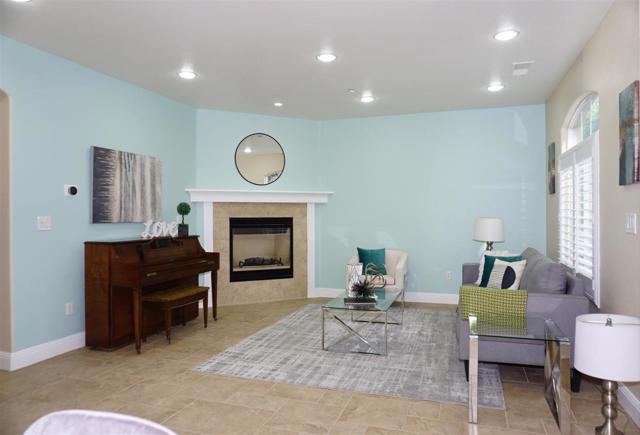 7950 English Oak Circle, Gilroy CA: https://media.crmls.org/mediaz/9fc4a57d-b7f9-492e-9e17-038acc0e072b.jpg