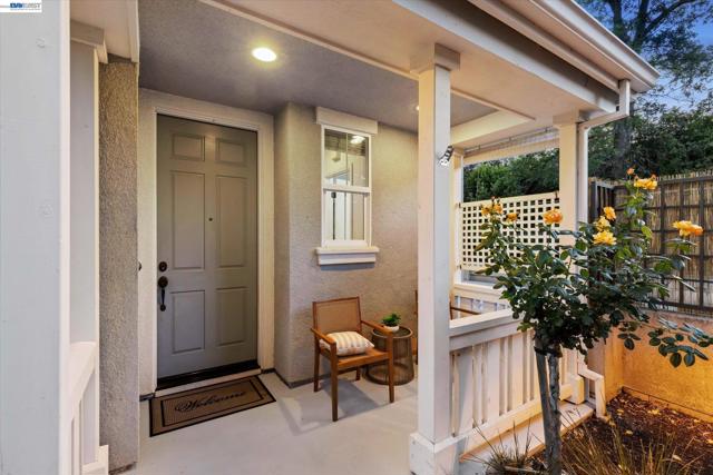 5880 Hillbrook Pl, Dublin CA: https://media.crmls.org/mediaz/9fc4e124-eaac-4e2d-95a3-694d0a61af6f.jpg