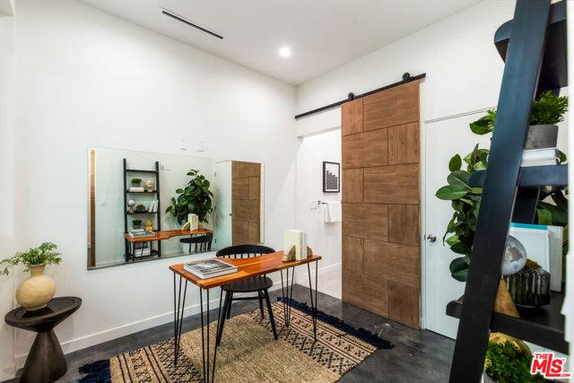 11337 Pearl Street, Los Angeles CA: https://media.crmls.org/mediaz/9fc5013c-6703-4176-8650-a2709672db04.jpg