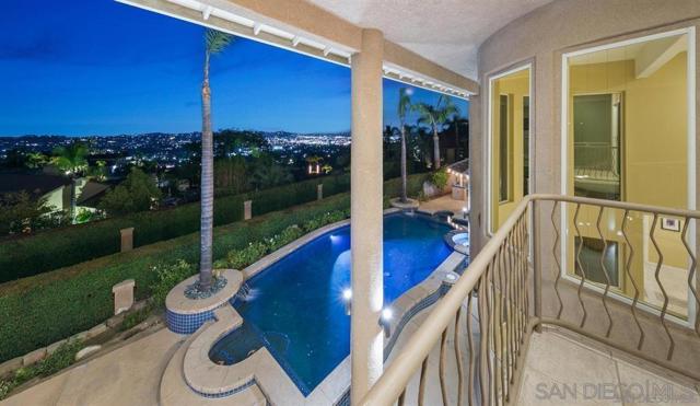 836 Camelot Pkwy, El Cajon CA: https://media.crmls.org/mediaz/9fc5246b-a367-4a0e-b9cd-d4b742a435b2.jpg