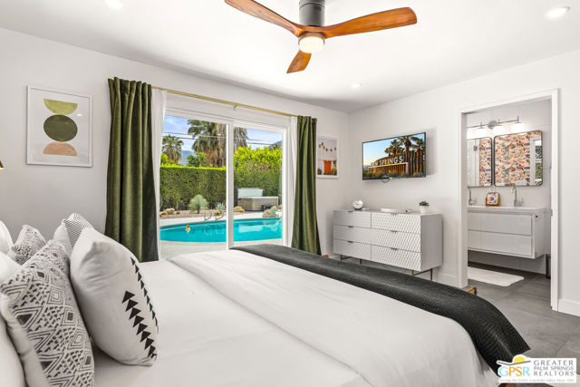 281 E Ocotillo Avenue, Palm Springs CA: https://media.crmls.org/mediaz/9fc551e9-e9e8-4135-837a-a020bf3a0bba.jpg