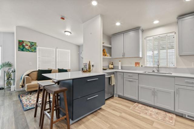 3320 Del Monte Boulevard, Marina CA: https://media.crmls.org/mediaz/9fc5c417-1da2-4ddf-b4d2-8a855e46f187.jpg