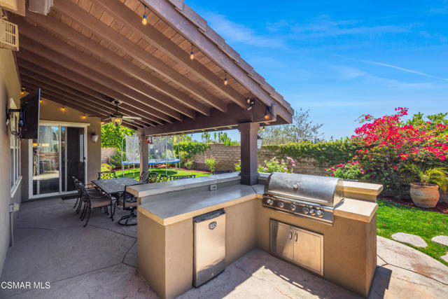 13170 Bent Grass Place, Moorpark CA: https://media.crmls.org/mediaz/9fc5e6ab-cd5d-458c-8d18-e020df98aba8.jpg