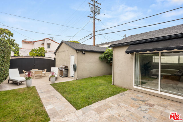 419 S Almont Drive, Beverly Hills CA: https://media.crmls.org/mediaz/9fc6c32a-2f45-4c72-a6df-c7ba3fb53ad0.jpg
