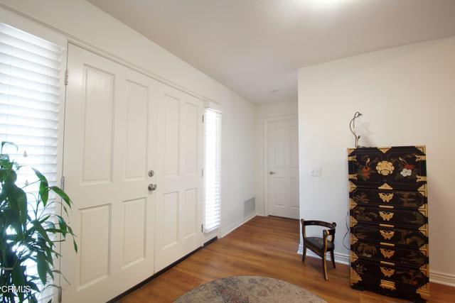 Detail Gallery Image 2 of 20 For 6464 San Como Ln, Camarillo,  CA 93012 - 2 Beds | 2 Baths