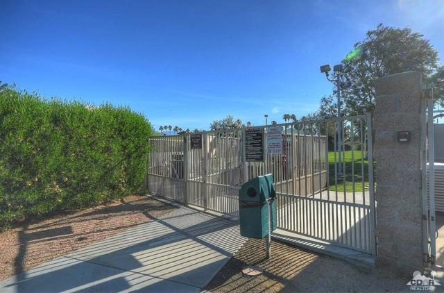 42660 Wisconsin Avenue, Palm Desert CA: https://media.crmls.org/mediaz/9fc7a68c-bf0a-4ae2-b726-a4244c84f26f.jpg