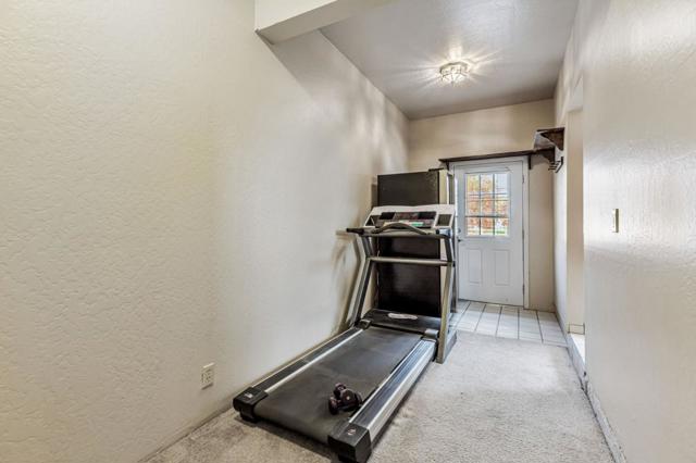 560 Tevis Trail, Hollister CA: https://media.crmls.org/mediaz/9fc7f7c7-2bee-4a16-a8e2-820e76518ce2.jpg
