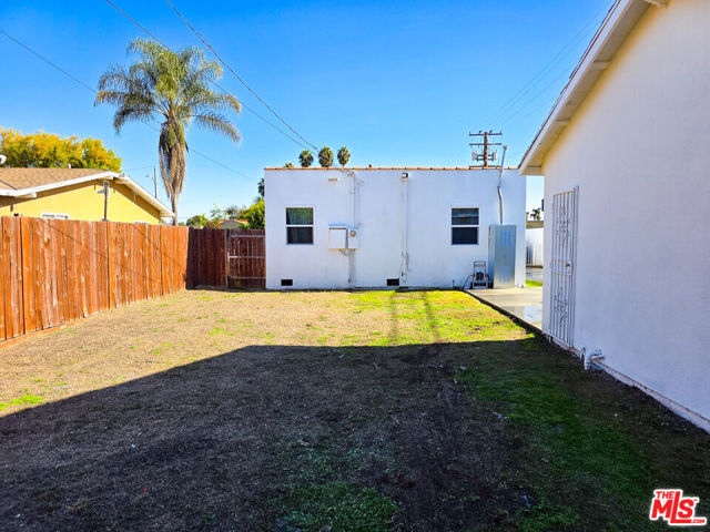 1111 N Spring Avenue, Compton CA: https://media.crmls.org/mediaz/9fc82edd-7281-4a19-a5c7-4a07ea53318b.jpg
