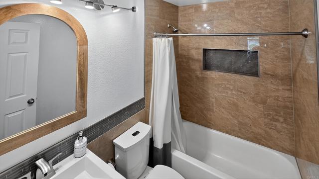 Detail Gallery Image 28 of 67 For 778 Sepia Ct, Oceanside,  CA 92057 - 4 Beds | 3 Baths