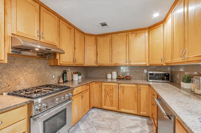 580 N Bayview Avenue, Sunnyvale CA: https://media.crmls.org/mediaz/9fc8d940-dd9d-4a22-a221-89777c060e59.jpg