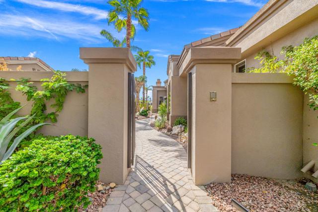 424 White Horse Trail, Palm Desert, CA 92211
