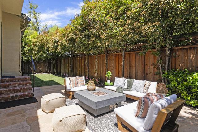 1246 Hoover Street, Menlo Park CA: https://media.crmls.org/mediaz/9fc9619a-b682-4ccf-85b7-d15091781dbb.jpg